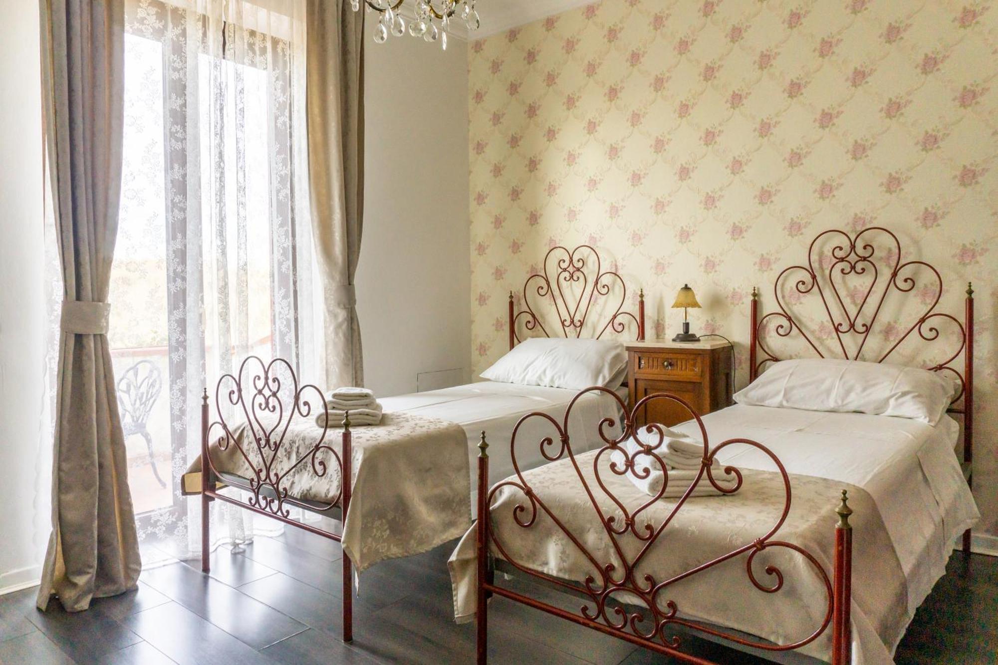 Villa Nerone B&B Lorenzana Exteriör bild