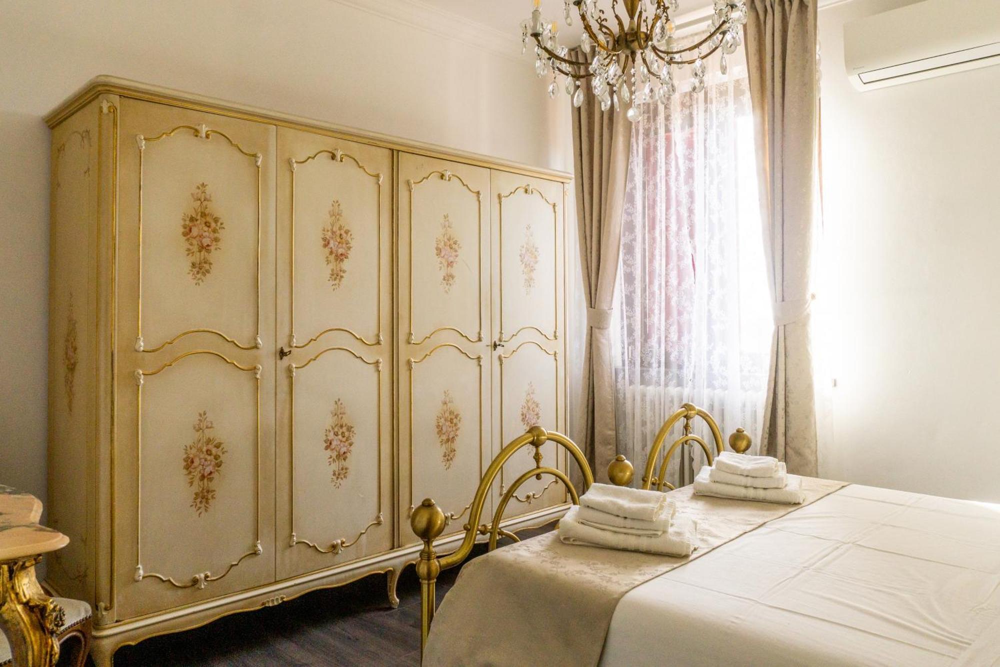 Villa Nerone B&B Lorenzana Exteriör bild