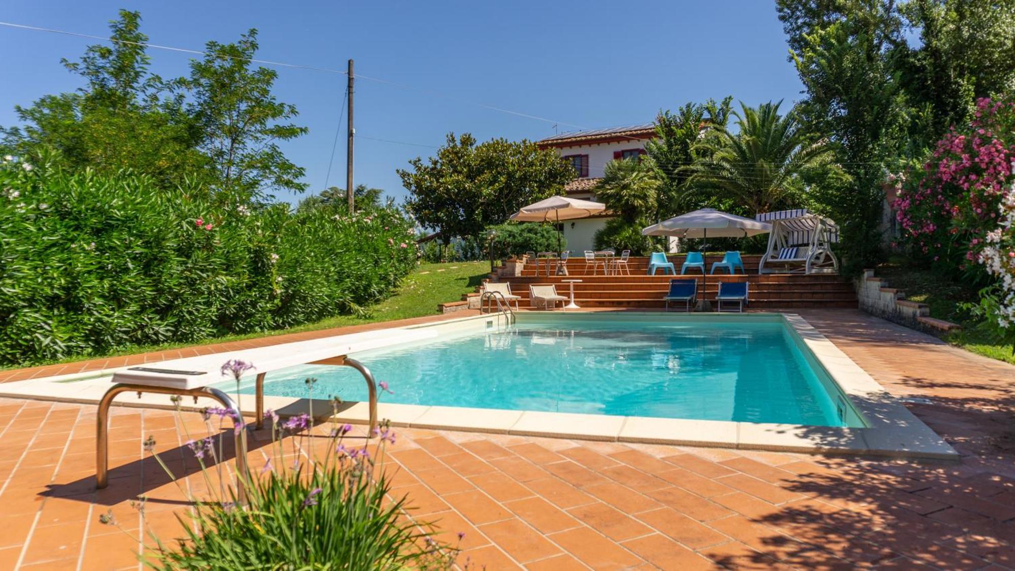 Villa Nerone B&B Lorenzana Exteriör bild