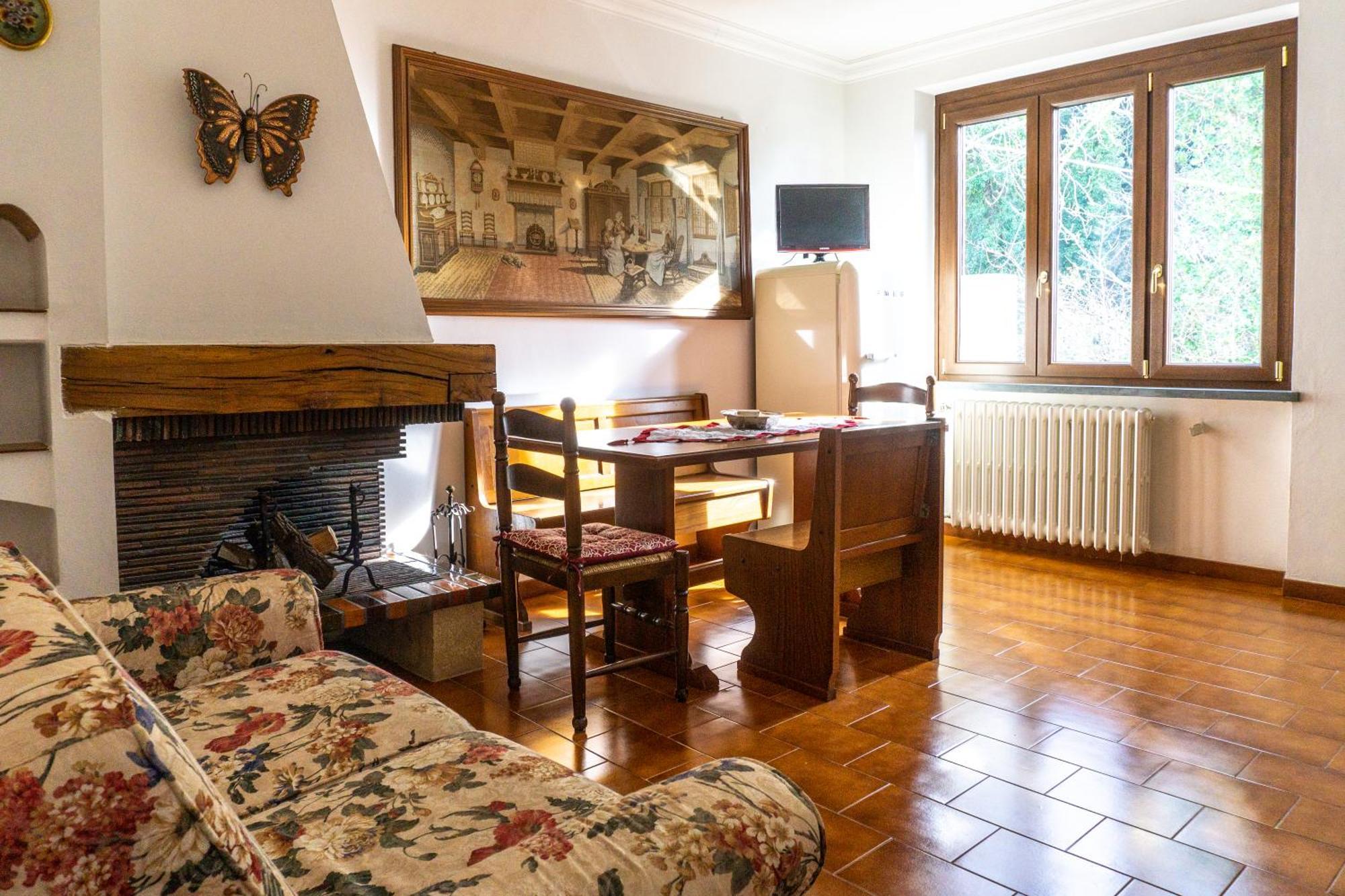 Villa Nerone B&B Lorenzana Exteriör bild